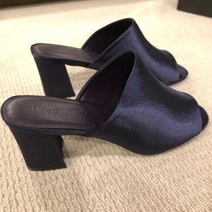 NEVER WORN DARK BLUE HEELS/MULES